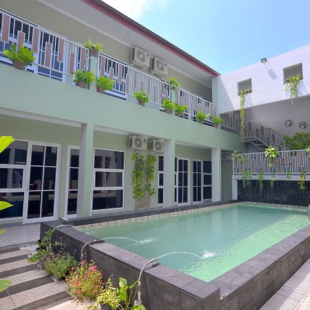 Отель Oyo 583 Puri Gejayan Asri Syariah Kejayan Экстерьер фото