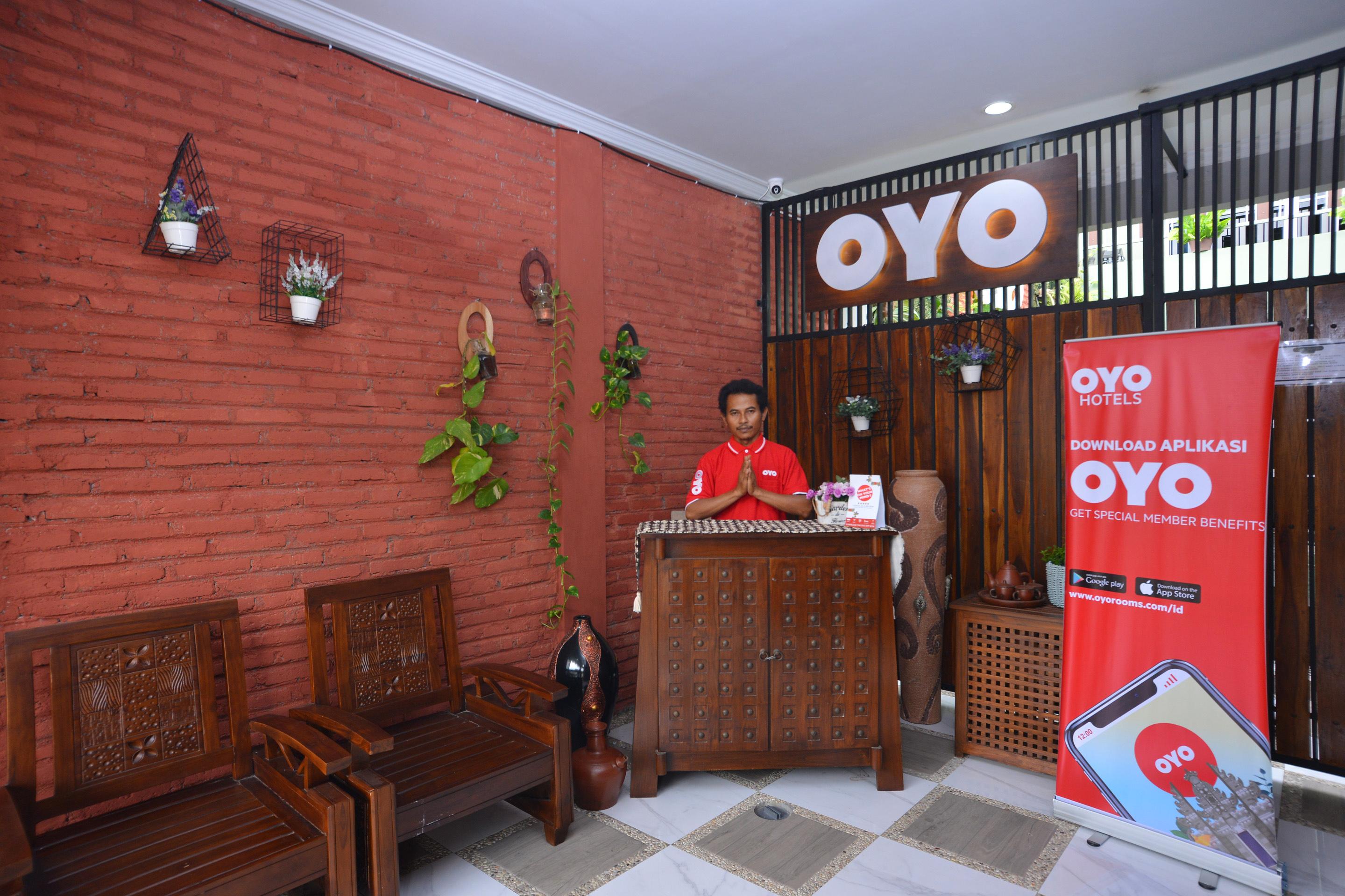 Отель Oyo 583 Puri Gejayan Asri Syariah Kejayan Экстерьер фото